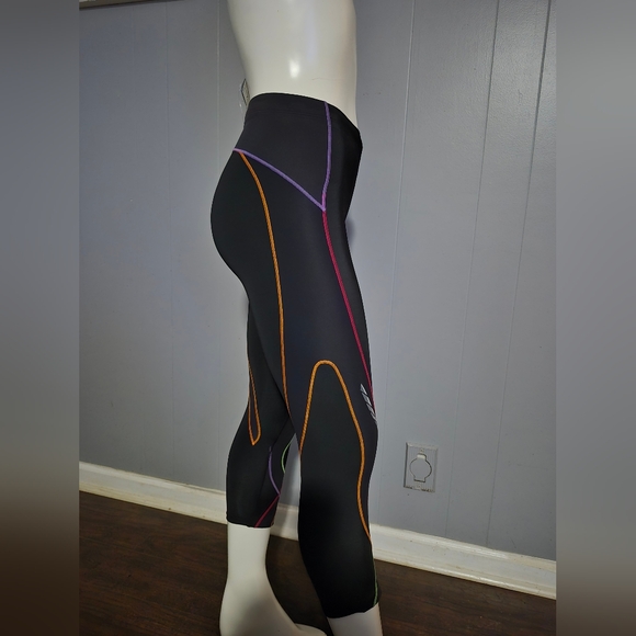 CW-X Women's Endurance Joint and Muscle Support 3/4 Compression Tight Size Small - Picture 4 of 7